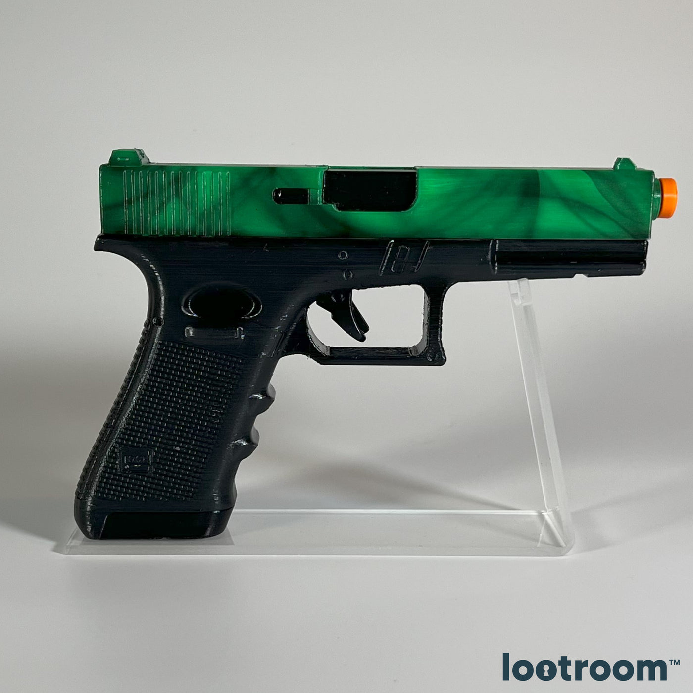 CS2 Glock-18 Gamma Doppler Emerald prop from the side, emerald green marbling across the slide